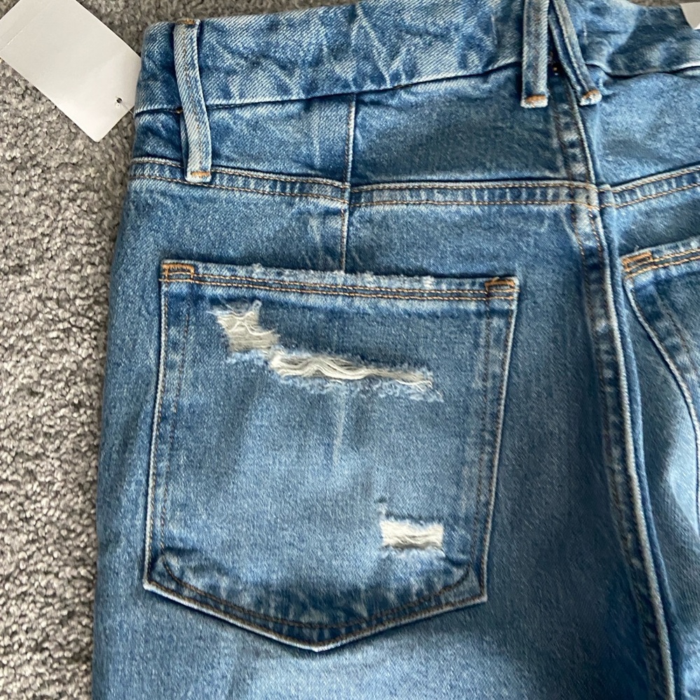 Distressed Good American Jeans - Picture 6 of 11